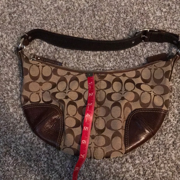 •Coach Signature Hobo• - Picture 6 of 7